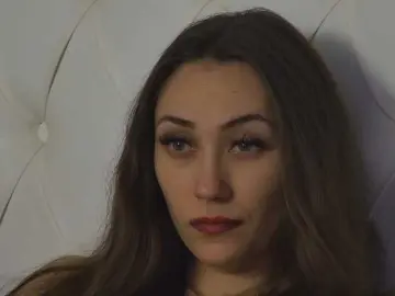 Bongacams Nude Webcam of AliceMunro