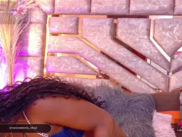 Bongacams Watch Live Sex Cams of rossiecameron
