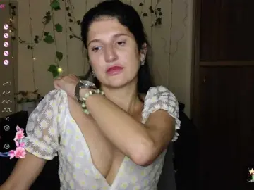 Bongacams Free Porn Cam of AliannaSoloKisses
