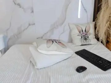 Bongacams Watch Live Sex Cams of hannahill69