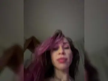 Bongacams Free Porn Cam of VIP17CoupleDream