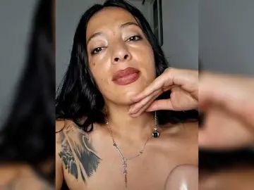 Bongacams Watch Live Sex Cams of GiaGold