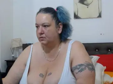Bongacams Nude Webcam of BBWBlackDevon