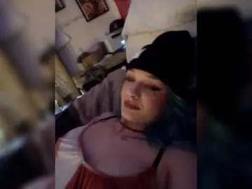 Bongacams Adult Webcam of Callie-Canna-Lillie