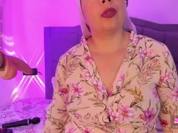 Bongacams Free Live Porn of EmiraFalak22