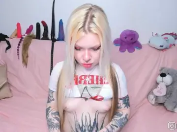 Dicksucking milf cams