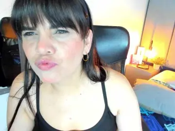 Bongacams Live Sex Cam of LauraHotties