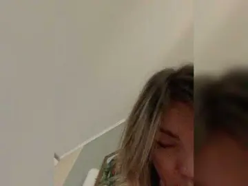 Bongacams Watch Live Sex Cams of Ella-Pearlie