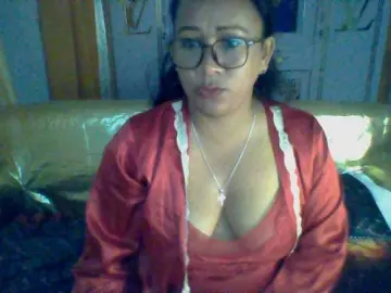 Bongacams Watch Live Sex Cams of Myrahsexy