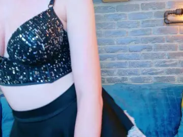 Blonde babe milf cams