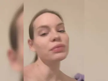 Bongacams Sex Chat of PregnantElf