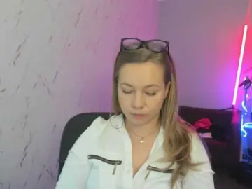 Bongacams Watch Live Sex Cams of hollyBB