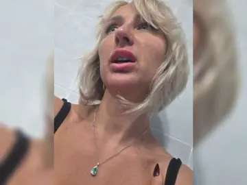 Fucking hard milf cams