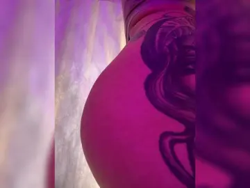 Bongacams Sex Cam of ZoeCamils