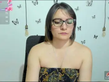 Bongacams Watch Live Sex Cams of Amie-Adams82