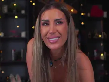 Bongacams Adult Video Chat of EvelynEvyy