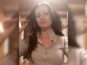 Bongacams Live Sex Cam of Erine9900