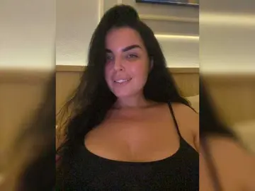 Enjoying milf cams