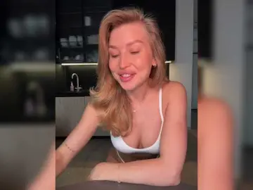 Bongacams Adult Webcams of sweetpeach77