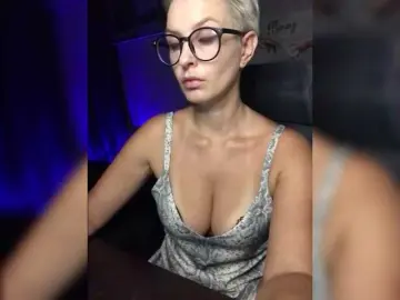 Bongacams Watch Live Sex Cams of AlikBlack