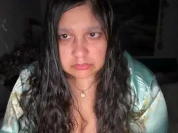 Bongacams Sex Cam of DUMBHOEMELANIE