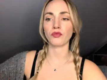 Bongacams Adult Video Chat of ScarlettXQueen