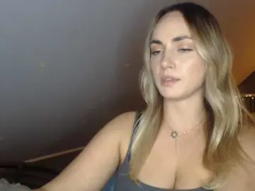 Bongacams Watch Live Sex Cams of ScarlettXQueen