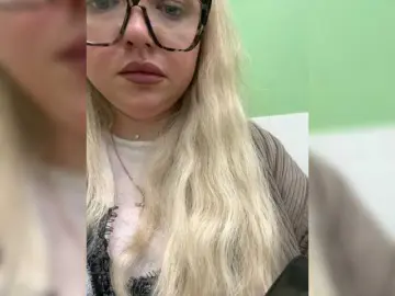 Bongacams Sex Cam of KiraMalina