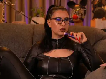 Bongacams Best live sex cam show of KellyKent