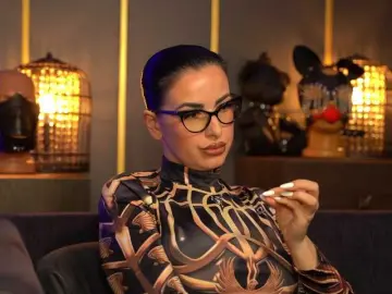 Bongacams Live Porn of KellyKent
