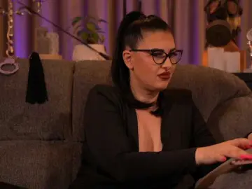Bongacams Free Live Porn of KellyKent