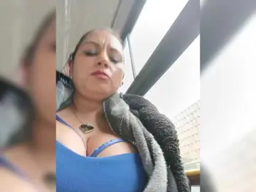 Bongacams Sex Cam of AlexaBrown12