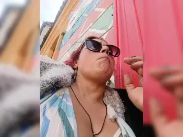 Bongacams Live Porn of AlexaBrown12