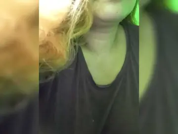 Cock sucking milf cams