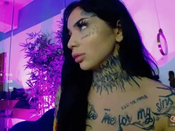 Bongacams Nude Webcam of CreamyInk