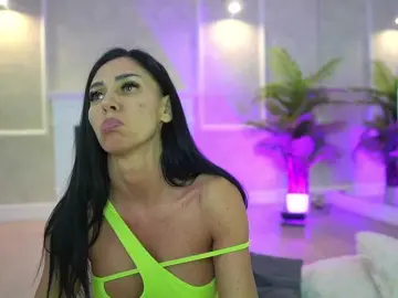 Bongacams Sex Cam of MyaBlack