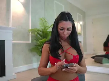 Bongacams Sex Cam of MyaBlack