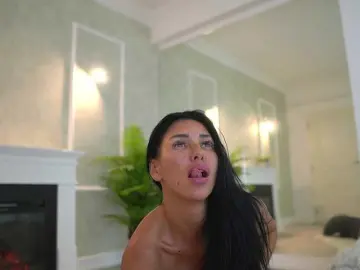 Bongacams Free Live Porn of MyaBlack