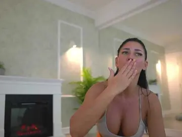 Bongacams Watch Live Sex Cams of MyaBlack