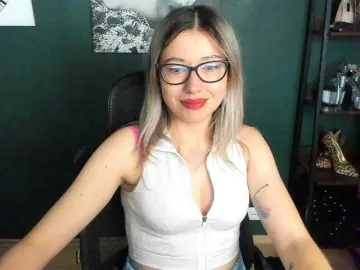 Bongacams Free Live Porn of xxHeidiLove