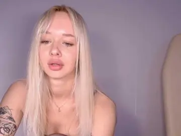 Bongacams Free Live Porn of SweetMi333