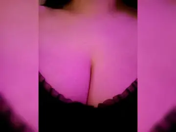 Bongacams Free Porn Cam of YennSI