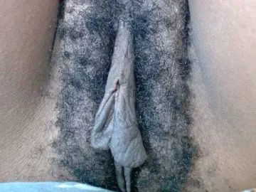 Bongacams Watch Live Sex Cams of Skinybitchx