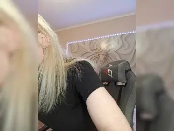 Cock sucking milf cams