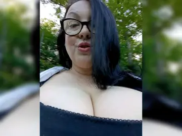 Dancing milf cams