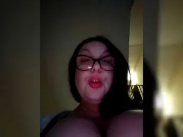 Dildoing milf cams