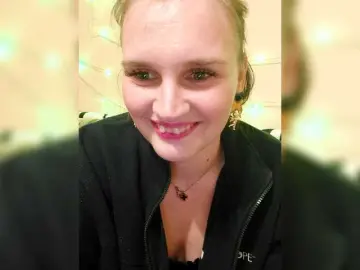 Bongacams Adult Webcams of LisaLovHoney