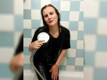 Bongacams Free Porn Cam of LisaLovHoney