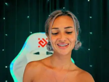 Bongacams Best Webcam of KiraWhite
