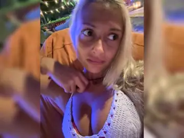 Bongacams Adult Webcams of KiraWhite